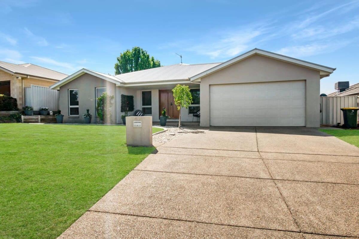 Country Views - Firepit, Ideal Family Retreat Villa Wagga Wagga Exterior photo